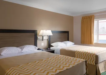 Travelodge by Wyndham Eureka hotel thumbnail 6