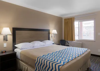 Travelodge by Wyndham Eureka hotel thumbnail 8