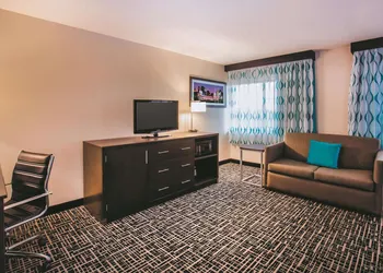 La Quinta Inn & Suites by Wyndham Cincinnati NE - Mason hotel thumbnail 4