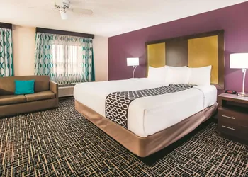 La Quinta Inn & Suites by Wyndham Cincinnati NE - Mason hotel thumbnail 6