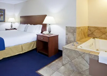 Holiday Inn Express Deforest by IHG hotel thumbnail 5