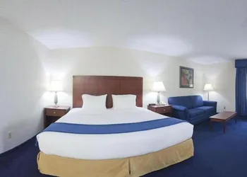Holiday Inn Express Deforest by IHG hotel thumbnail 7