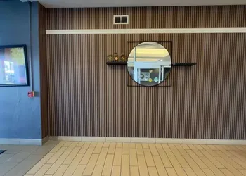 Comfort Inn & Suites Omaha Central hotel thumbnail 5