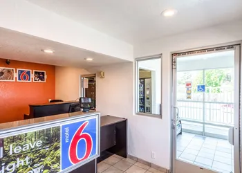 Motel 6 Redding, CA - Central hotel thumbnail 2