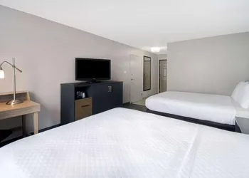 Country Inn & Suites by Radisson, Cincinnati Airport, KY hotel thumbnail 4