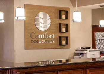 Comfort Inn & Suites Davenport - Quad Cities hotel thumbnail 2