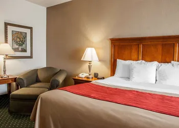 Comfort Inn & Suites Davenport - Quad Cities hotel thumbnail 7