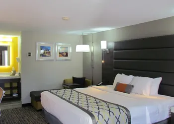 Baymont by Wyndham Murfreesboro hotel thumbnail 7