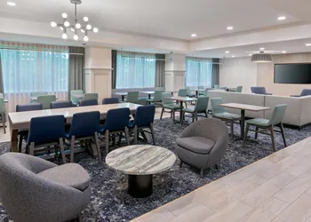 Hampton Inn Hartford/Airport hotel thumbnail 4
