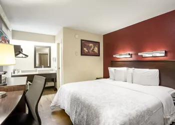 Red Roof Inn PLUS+ West Springfield hotel thumbnail 8