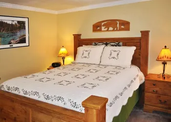 The Americana Village hotel thumbnail 5
