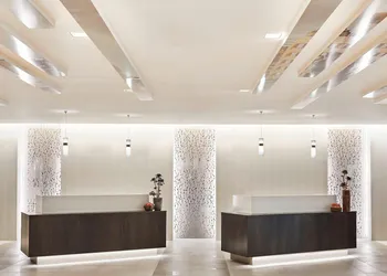 Los Angeles Airport Marriott hotel thumbnail 3