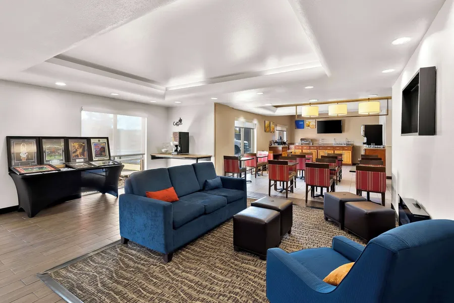 Comfort Inn & Suites near Kino Sports Complex hotel detail image 2