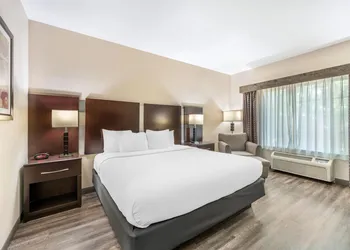 Best Western Plus Eastgate Inn & Suites hotel thumbnail 4