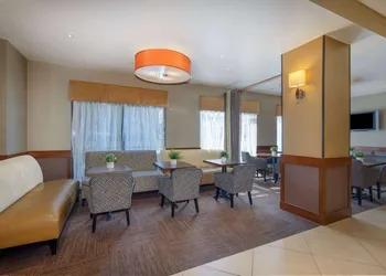 Wyndham Garden Kansas City Airport hotel thumbnail 5