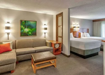Wyndham Garden Kansas City Airport hotel thumbnail 8
