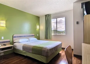 Motel 6 Albuquerque, NM - North hotel thumbnail 4