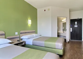 Motel 6 Albuquerque, NM - North hotel thumbnail 8