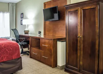 Comfort Suites University - Research Park hotel thumbnail 5