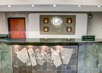 Comfort Suites Pittsburgh Airport hotel thumbnail 2