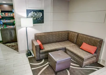 Comfort Suites Pittsburgh Airport hotel thumbnail 3