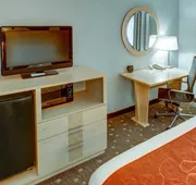 Comfort Suites Pittsburgh Airport hotel detail image 5