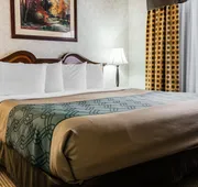 Econo Lodge & Suites Grand Rapids Airport hotel detail image 3