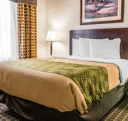 Econo Lodge & Suites Grand Rapids Airport hotel detail image 5