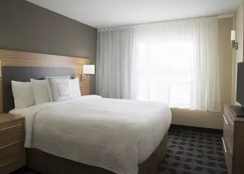 Fairfield Inn & Suites by Marriott Ottawa Kanata hotel thumbnail 4