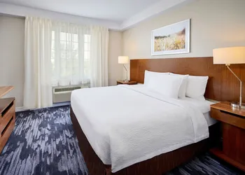 Fairfield Inn & Suites by Marriott Ottawa Kanata hotel thumbnail 5