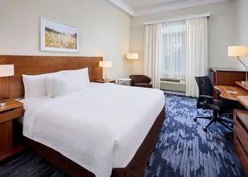 Fairfield Inn & Suites by Marriott Ottawa Kanata hotel thumbnail 7