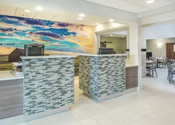 La Quinta Inn & Suites by Wyndham Moscow Pullman hotel thumbnail 3