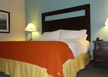Holiday Inn Express Kansas City-Bonner Springs by IHG hotel thumbnail 2