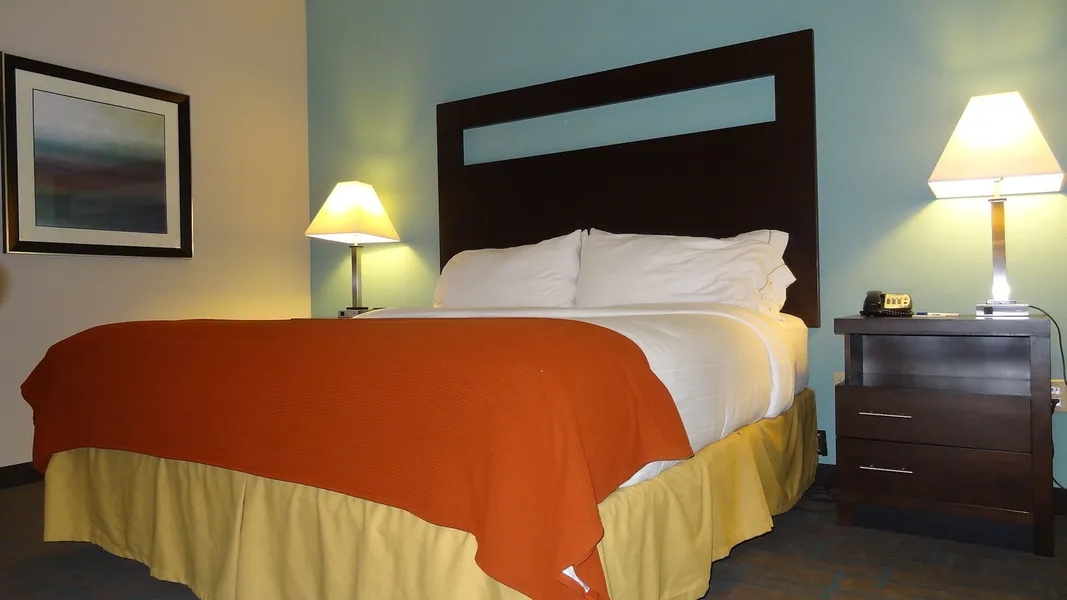 Holiday Inn Express Kansas City-Bonner Springs by IHG hotel detail image 2