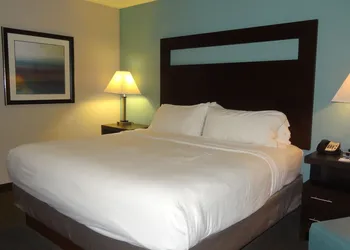 Holiday Inn Express Kansas City-Bonner Springs by IHG hotel thumbnail 5
