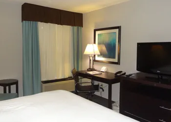 Holiday Inn Express Kansas City-Bonner Springs by IHG hotel thumbnail 7