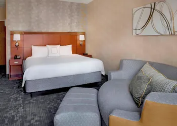Courtyard By Marriott Hartford/Windsor Airport hotel thumbnail 7