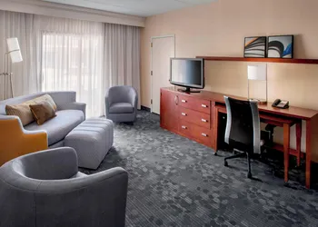 Courtyard By Marriott Hartford/Windsor Airport hotel thumbnail 8