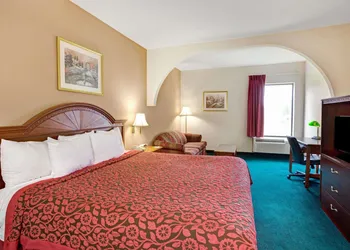 Days Inn & Suites by Wyndham Louisville SW hotel thumbnail 4