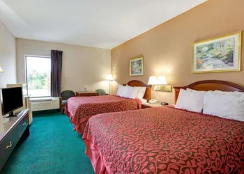 Days Inn & Suites by Wyndham Louisville SW hotel thumbnail 5