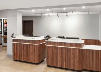 Courtyard by Marriott Cleveland Airport South hotel thumbnail 2