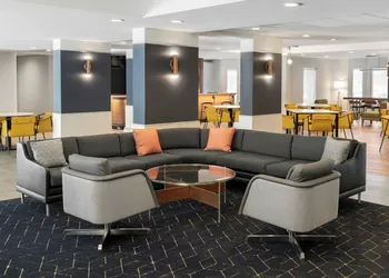 Courtyard by Marriott Cleveland Airport South hotel thumbnail 4