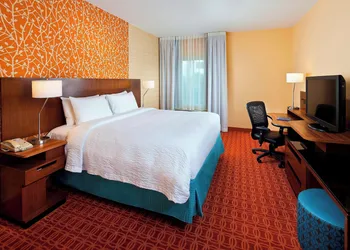 Fairfield Inn & Suites by Marriott Houston Hobby Airport. hotel thumbnail 3