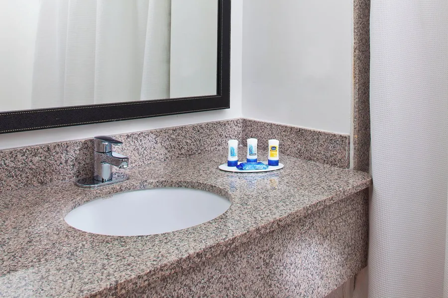 Fairfield Inn & Suites by Marriott Houston Hobby Airport. hotel detail image 6