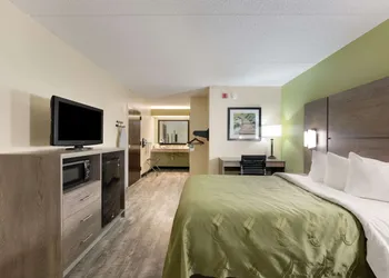 Quality Inn Airport - Southeast hotel thumbnail 5