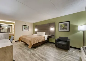 Quality Inn Airport - Southeast hotel thumbnail 8