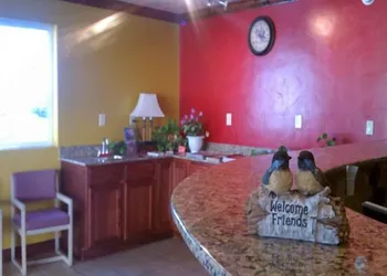 Economy Inn & Suites hotel thumbnail 3
