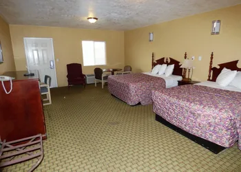 Economy Inn & Suites hotel thumbnail 4