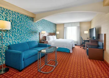 Fairfield Inn and Suites by Marriott Toronto Airport hotel thumbnail 7