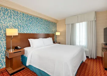 Fairfield Inn and Suites by Marriott Toronto Airport hotel thumbnail 8